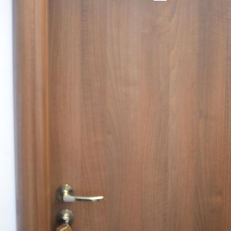 Vila Cu Trandafiri Cozy Apartments 2 Camere Bragadiru Dış mekan fotoğraf