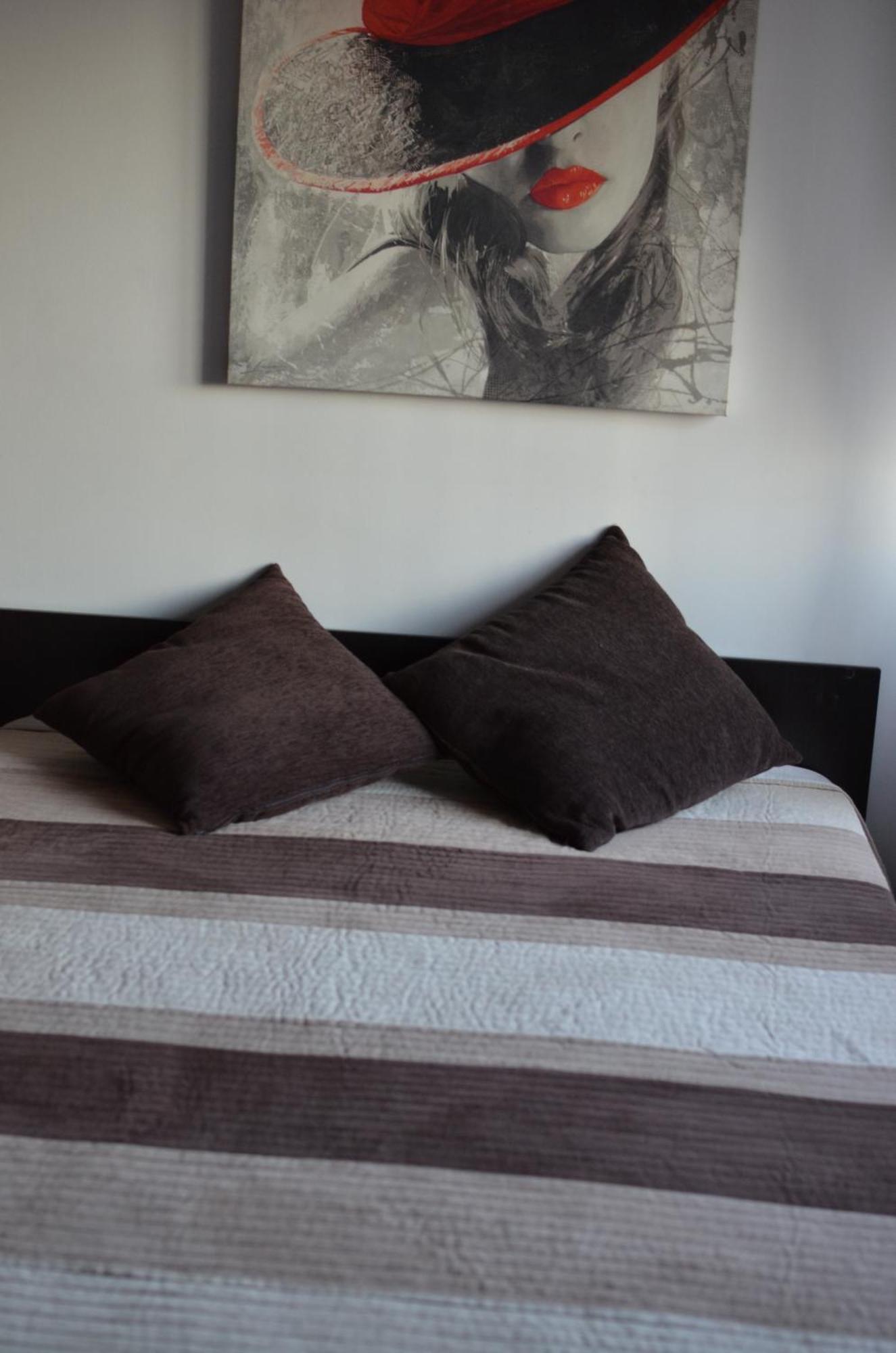 Vila Cu Trandafiri Cozy Apartments 2 Camere Bragadiru Dış mekan fotoğraf